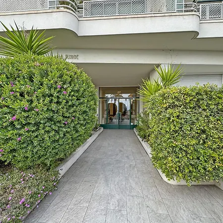 Apartment Seaside Escape With Terrace - Nice